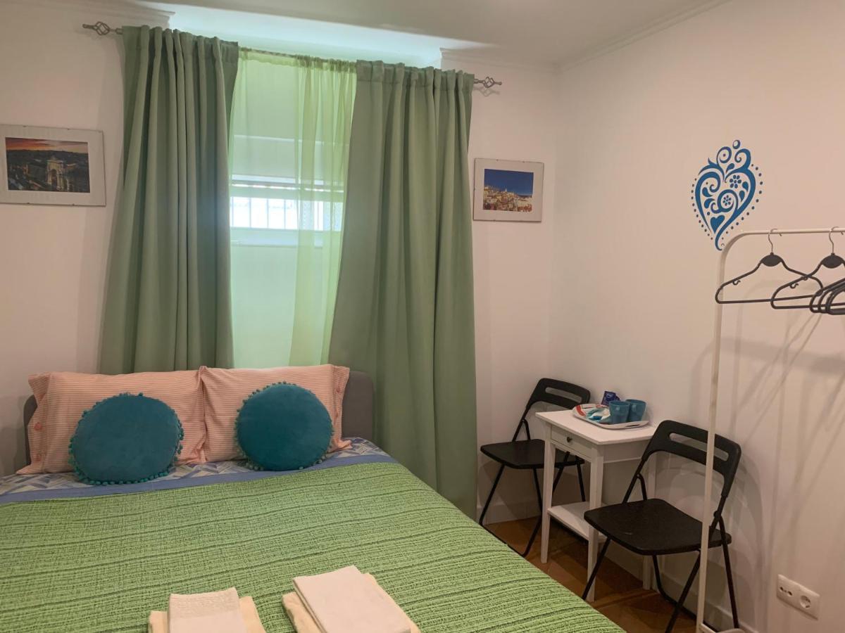 House And Rooms In Lisboa Extérieur photo